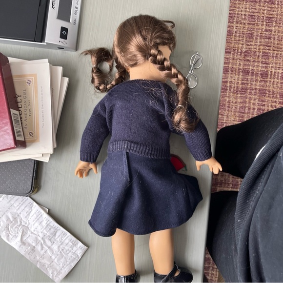 Molly American Girl Doll w/glasses - Picture 6 of 6